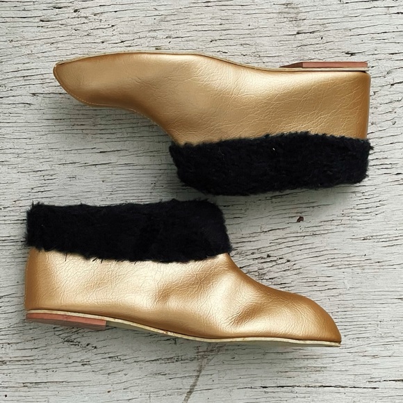 RARE 1960s Metallic Gold Faux Fur Trimmed Genie Boudoir Booties/Slippers - Picture 2 of 9